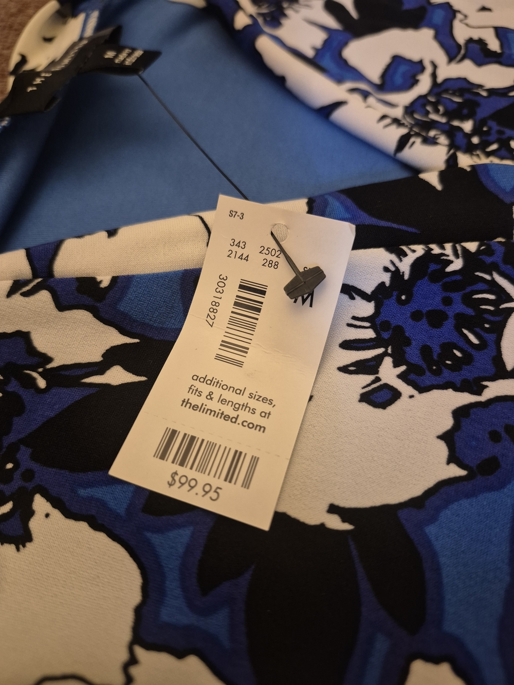 The Limited Blue and White Floral 3/4 Sleeve Wrap Dress Medium - Picture 8 of 9